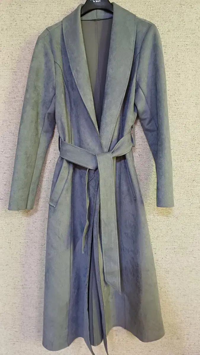 Mint-colored suede long coat (55-66)