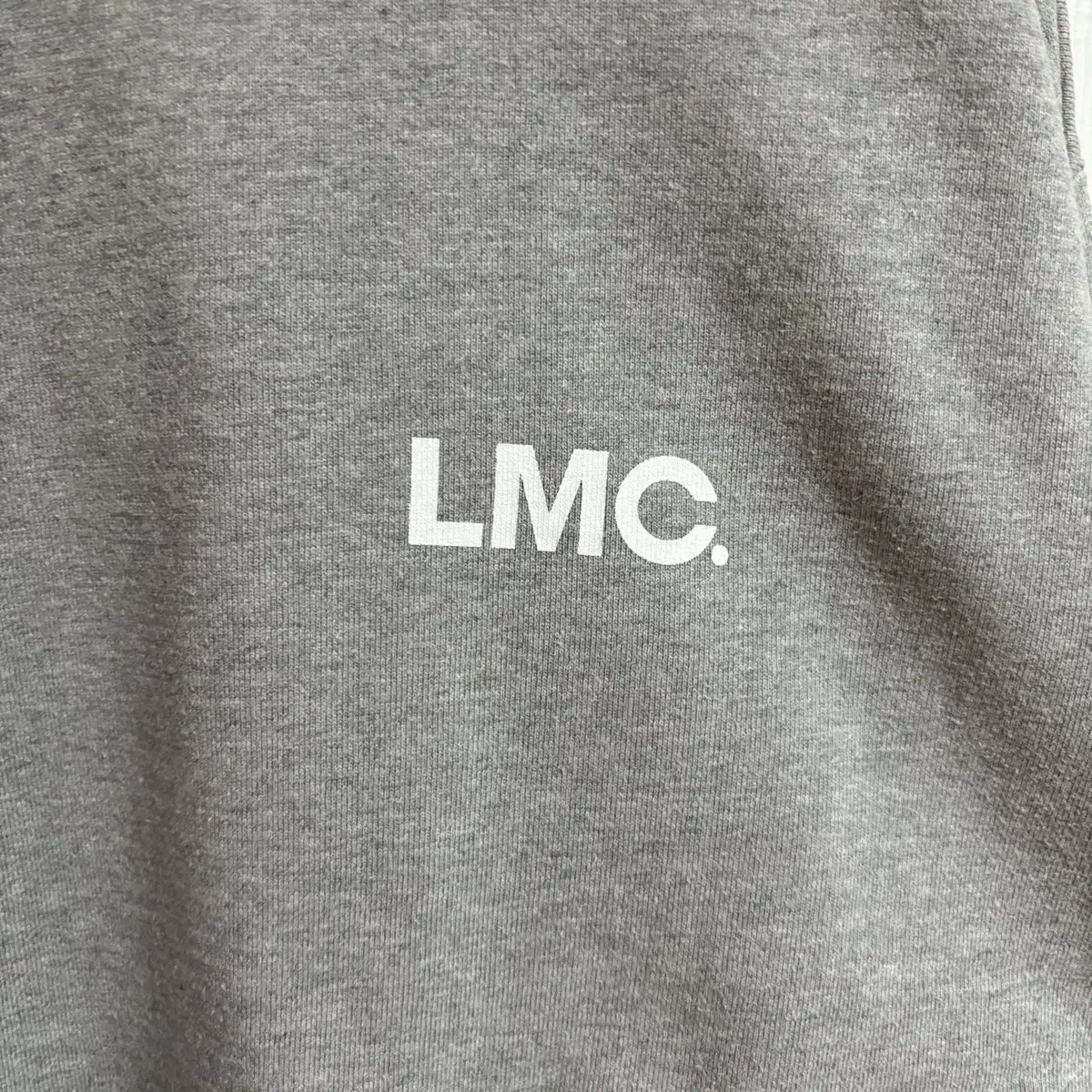 LMC 엘엠씨 그레이 맨투맨