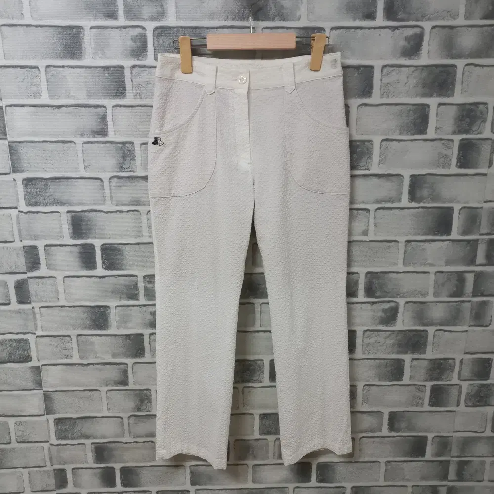 Women's 8-5/Black and White Ivory Pants