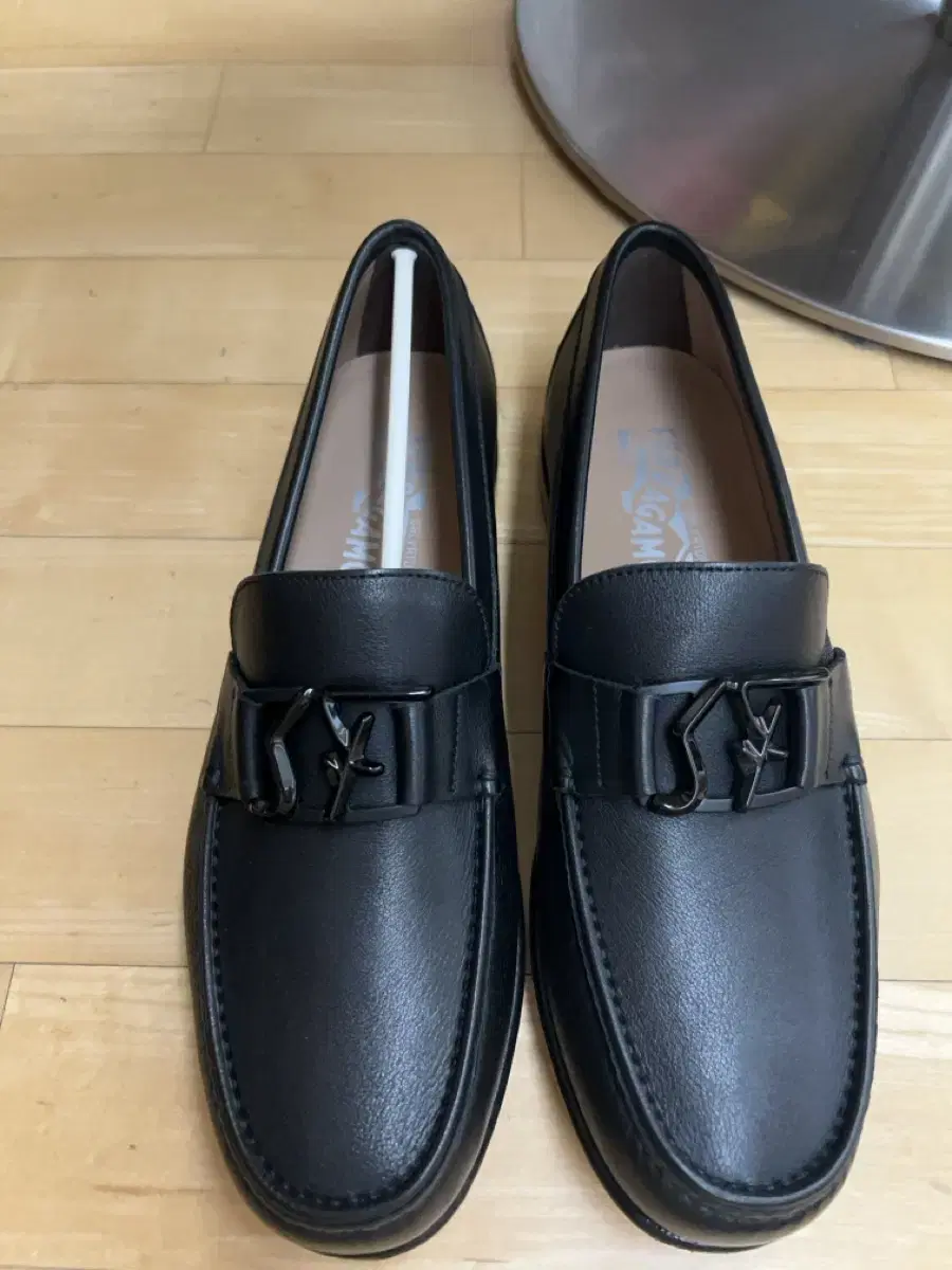 Ferragamo Men's PREROV SF Logo Leather Loafers in Leather