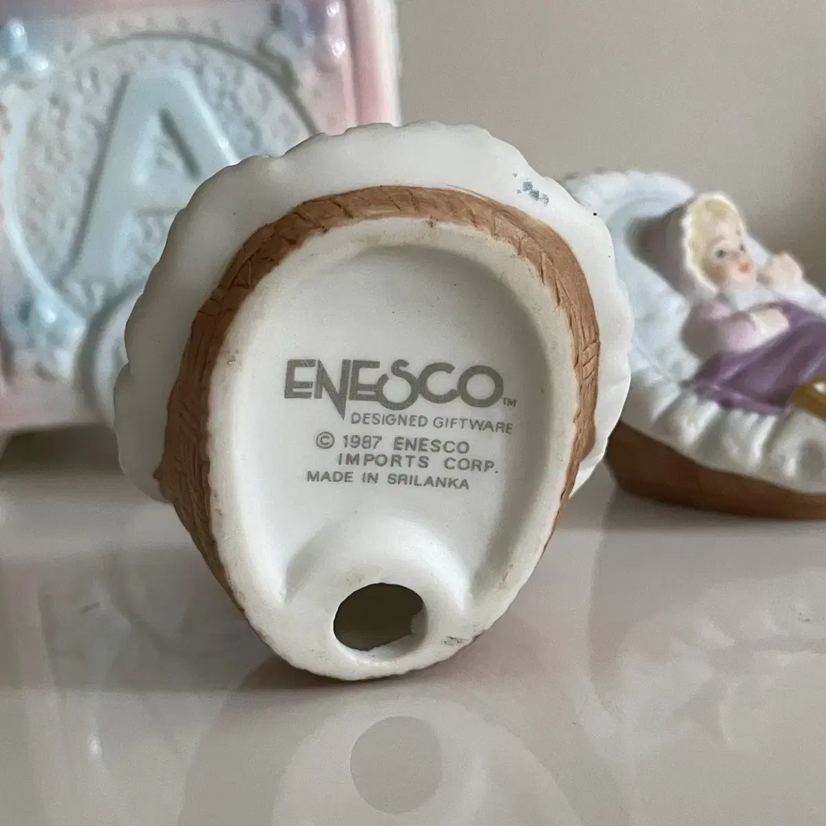 빈티지 파스텔 캣 피겨린, 양 플랜터, Enesco 요람 베이비