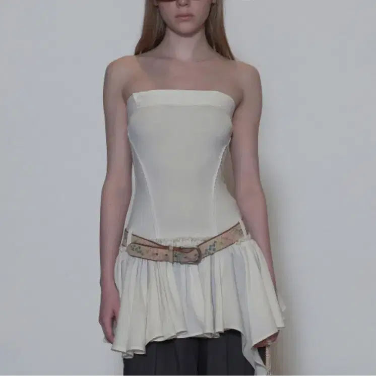 [삽니다]스컬프터 Tube Top Low Waist Dress Cream