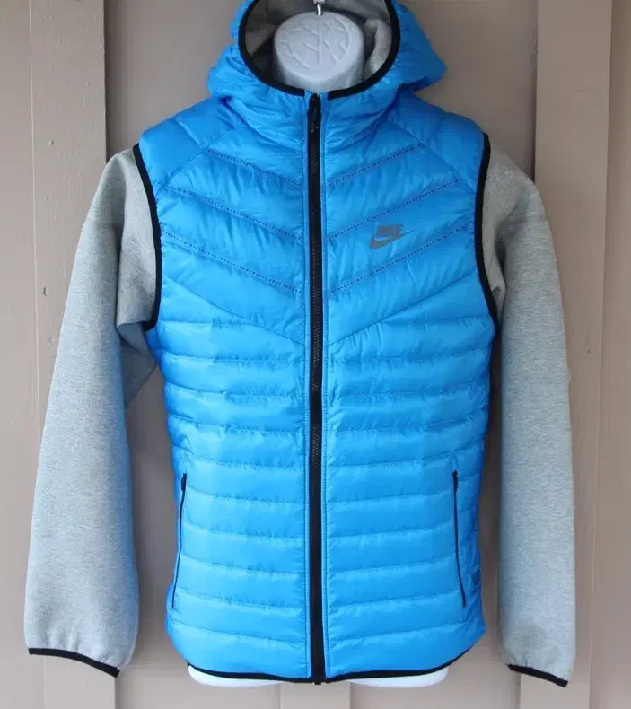 Nike TechFleece Aeroloft Windrunner Jacket S (95-100)