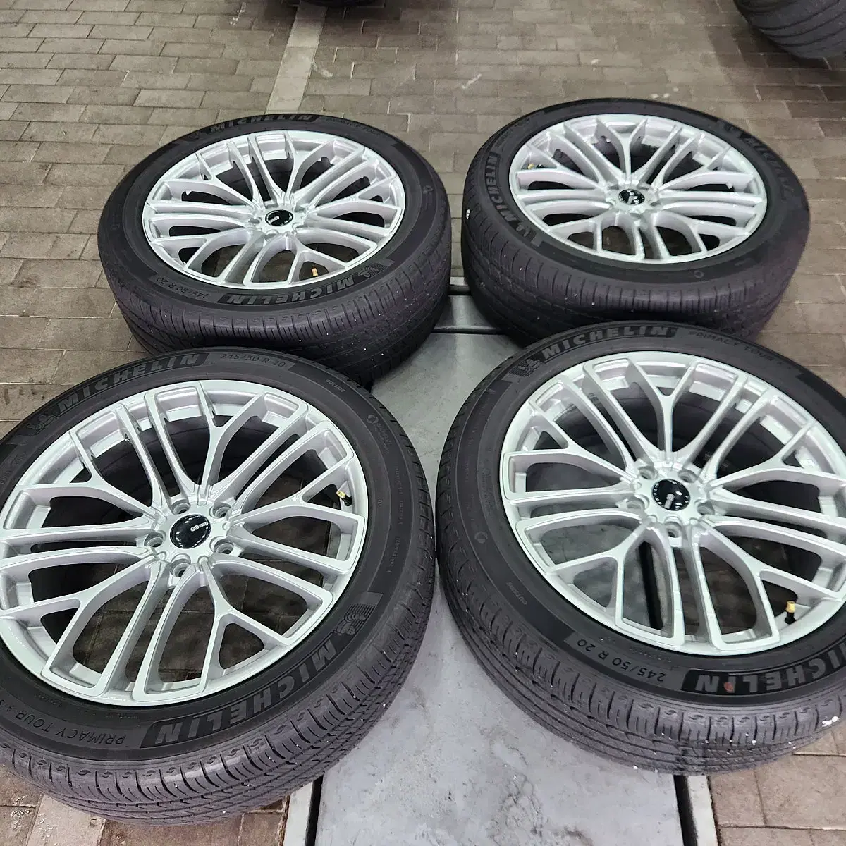 bbs re-x 스타일 20인치 휠타이어 한대분 판매합니다