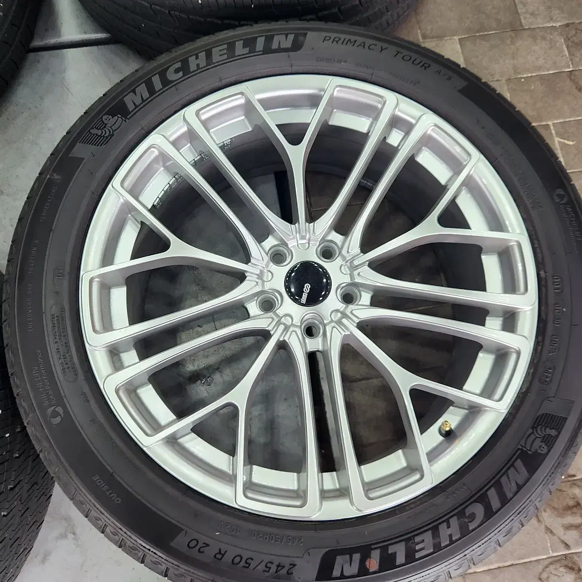 bbs re-x 스타일 20인치 휠타이어 한대분 판매합니다