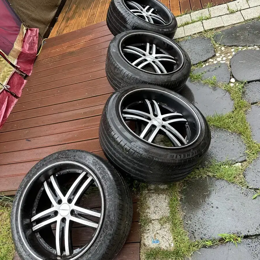 Vossen vvs 085 20인치 10 1/2j한대분 80 입니다.