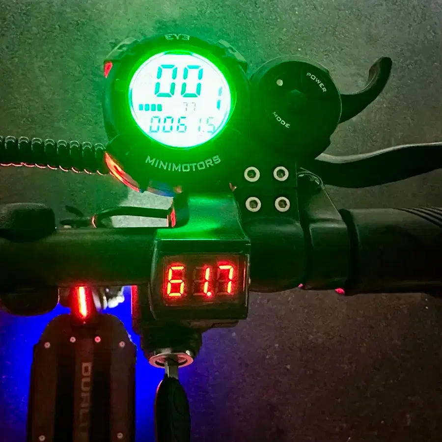 듀얼트론 컴팩트 전동 킥보드