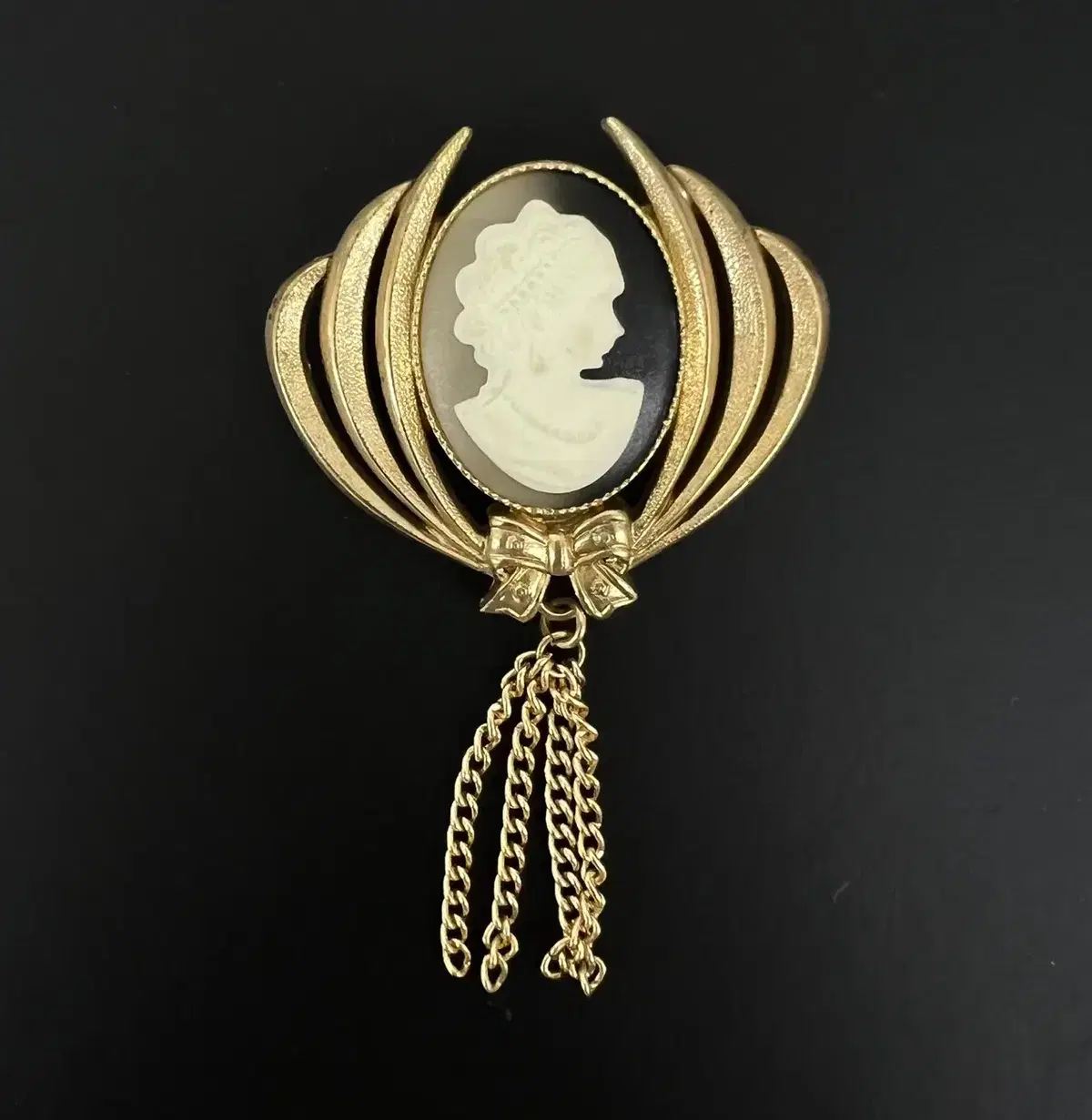 Antique Cameo Brooch