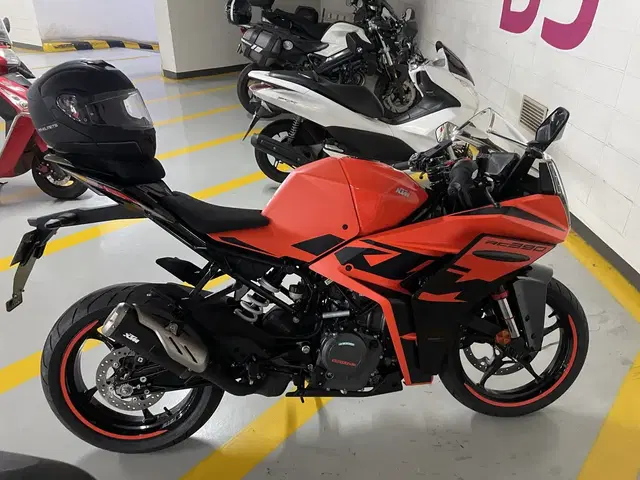 쿼터급 최강 KTM RC390 판매합니다.(1000km 미만)