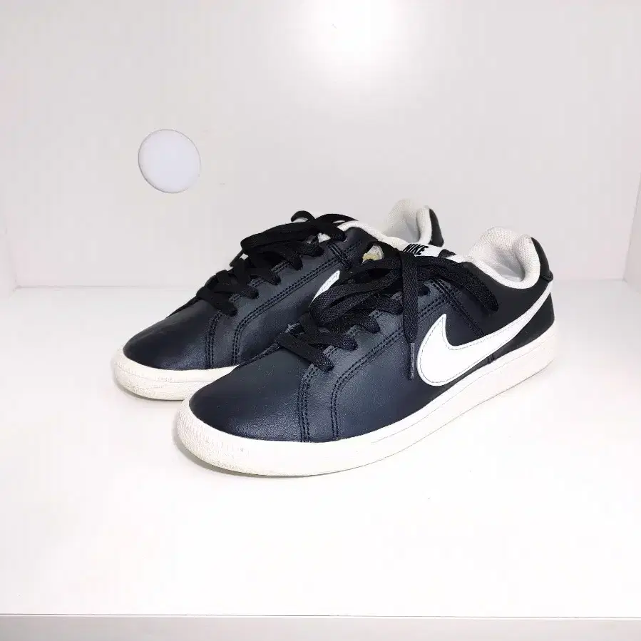 NIKE COURT ROYAL 나이키 코트로얄 소가죽 로우스니커즈