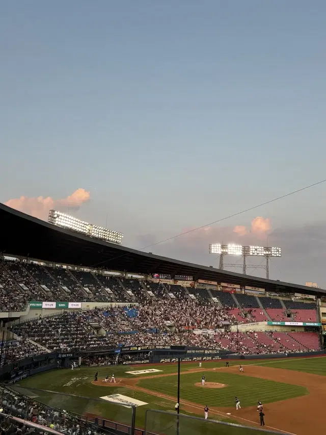 8월 7일 KBO LG트윈스 vs 두산베어스 1루 익사이팅 2연석