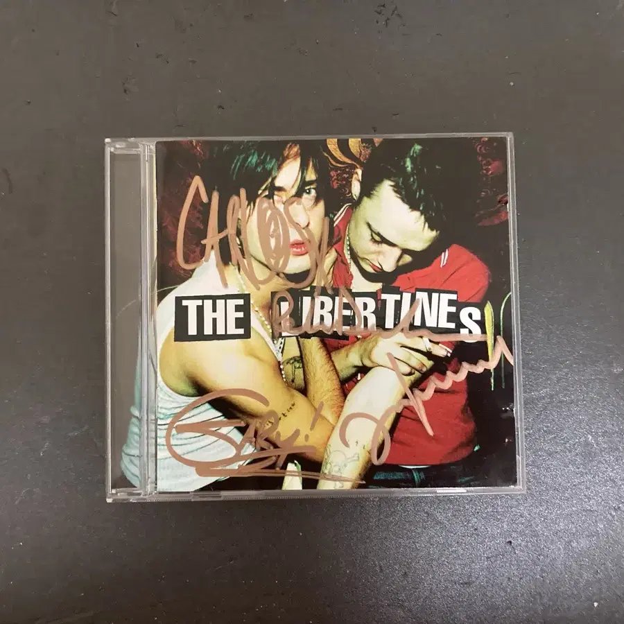 리버틴스-The Libertines 04년 UK 풀밴드싸인CD