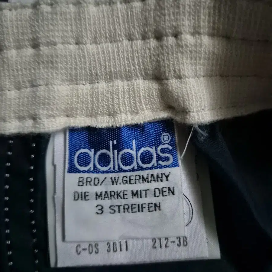 80s Adidas 아디다스 w.germany 돌핀팬츠