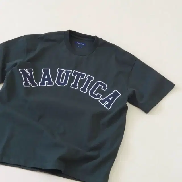 NAUTICA  베이직  자수 패치 반팔 티셔츠