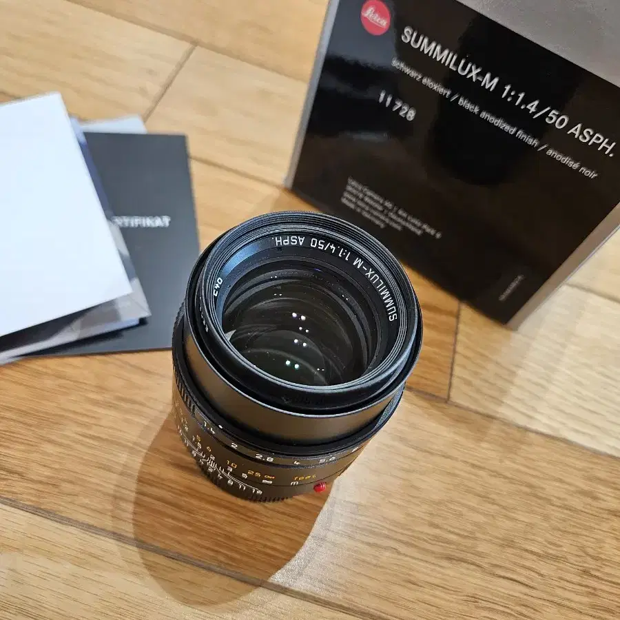 NEW  Leica Summilux-M 50 f/1.4 Black