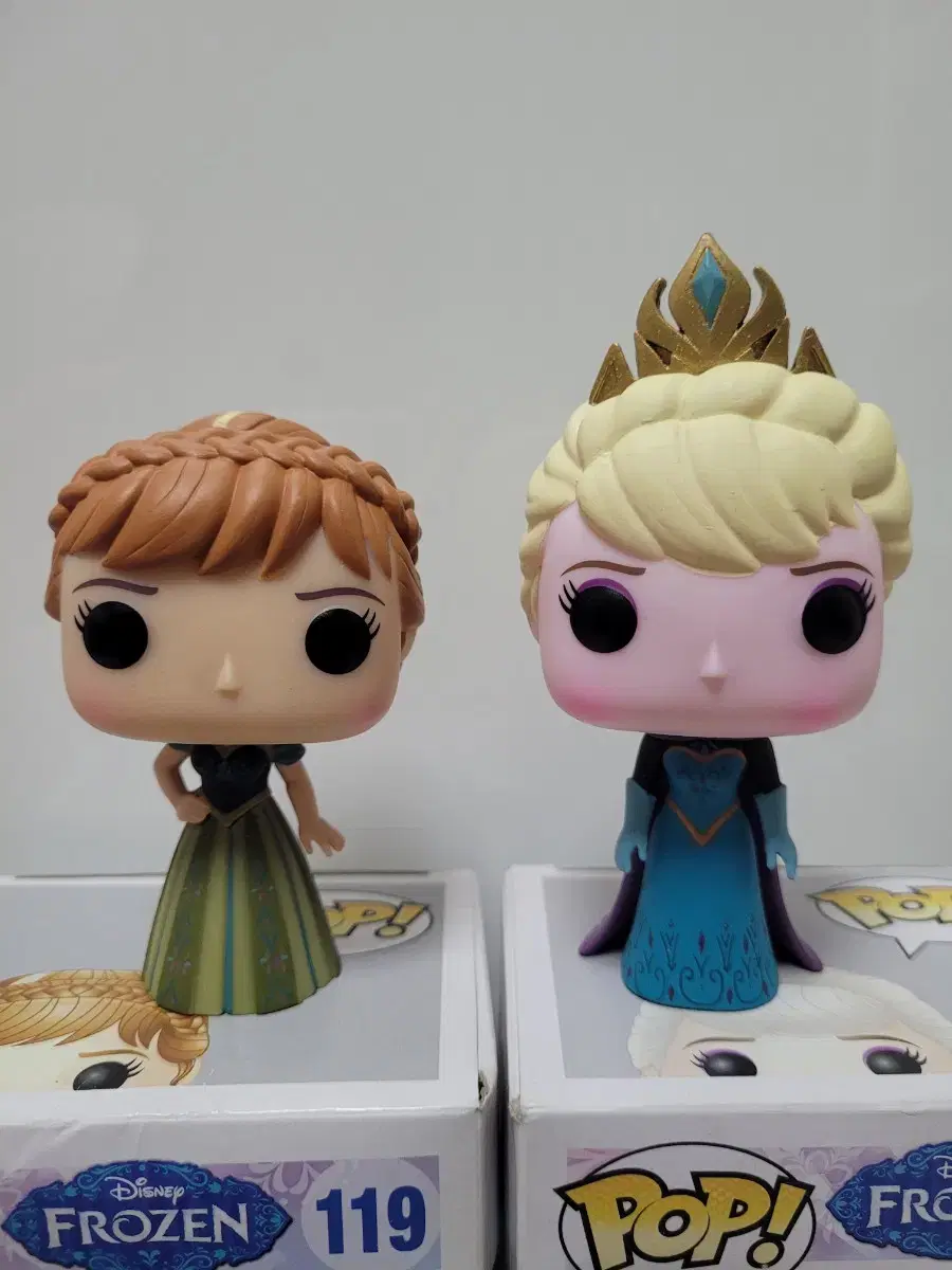 (Bulk Price) Disney Frozen Funko Pop L. Anna Figure Coronation limited edition Rare