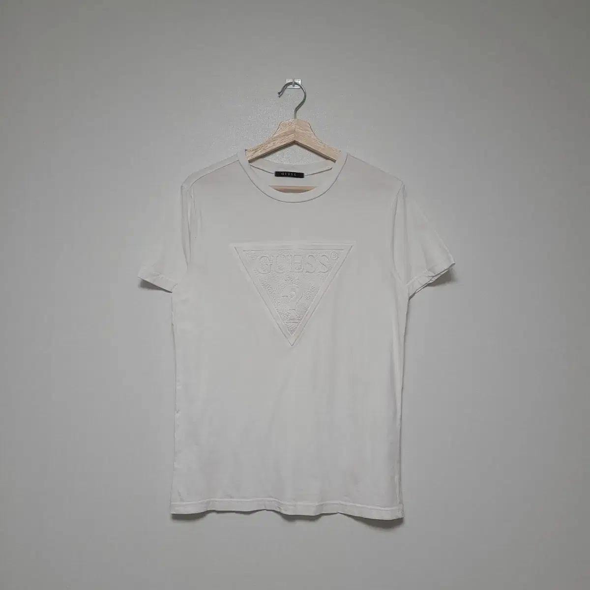 (95) GUESS Guess White Vahn Short Sleeve