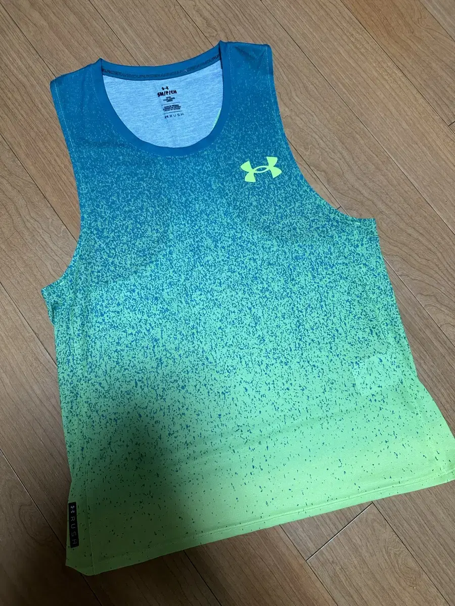 Sell Under Armour running singlet (size S).