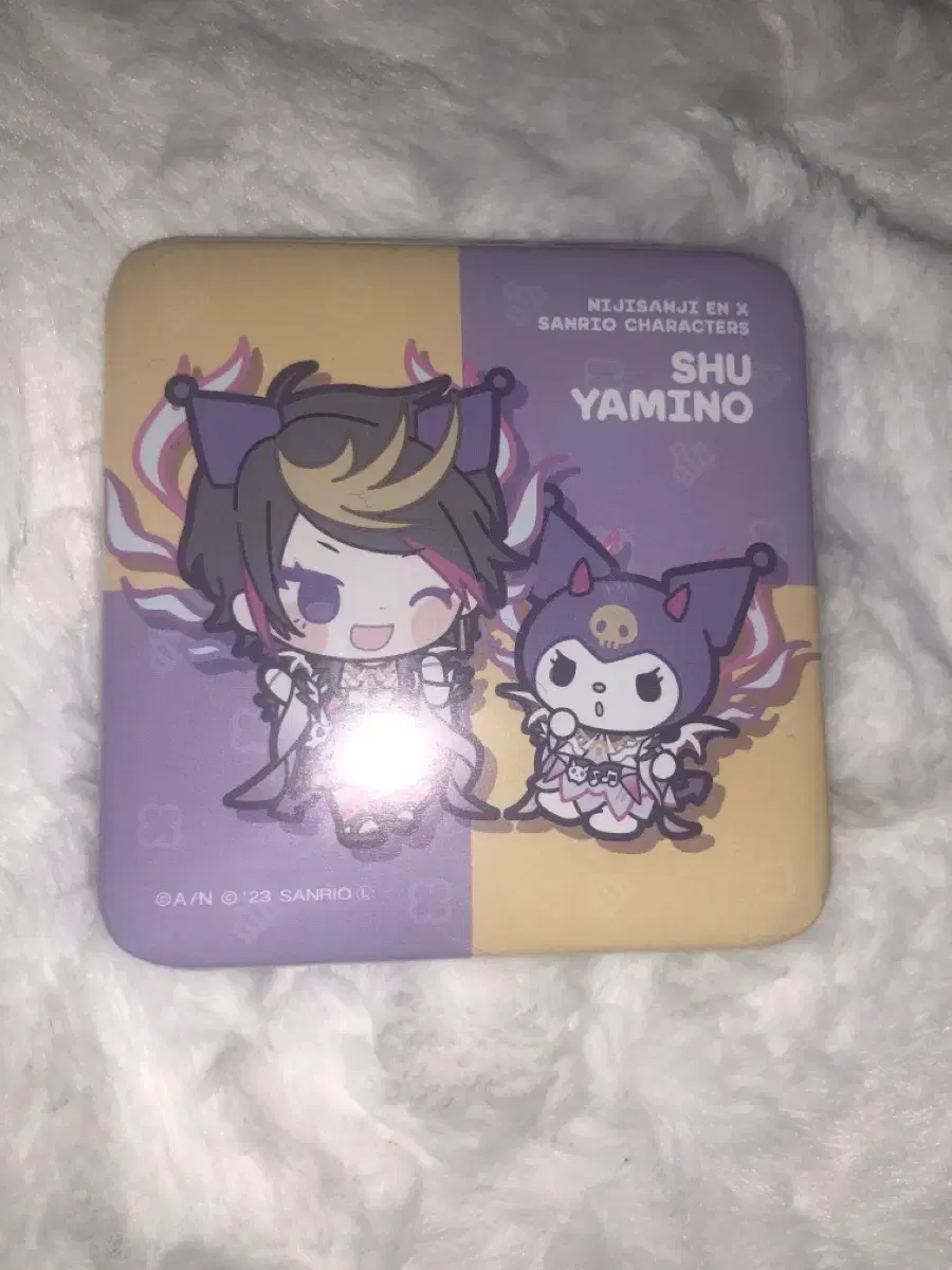 NIJISANJI Sanrio Collaboration Badge Shu Yamino