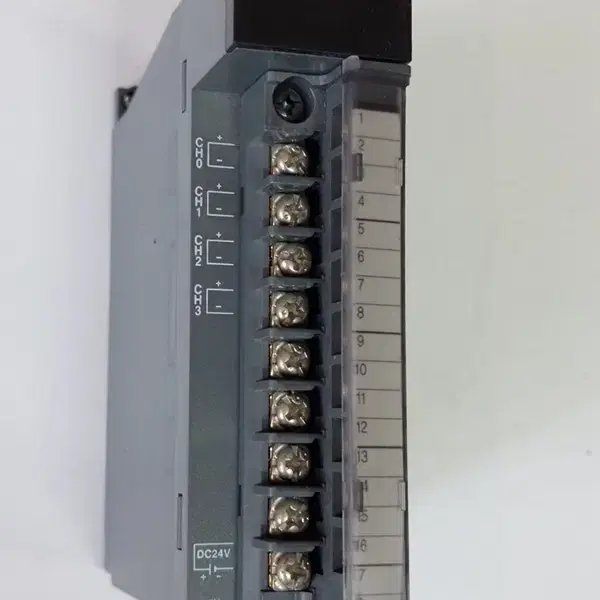 LS XGF-DA4V(V1.10) D/A Converter PLC