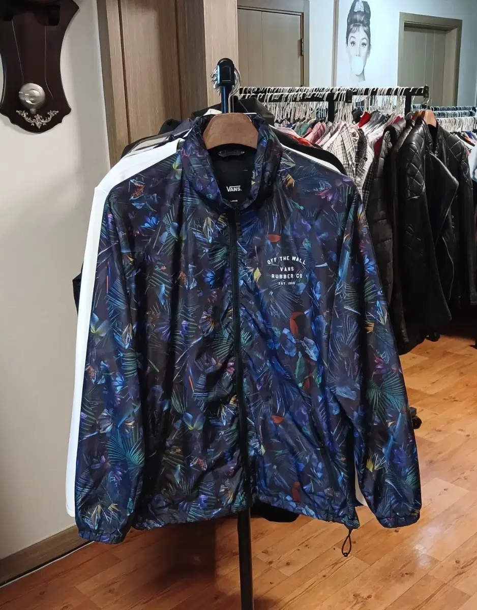 Men's Vahn's Windbreaker (100-105)