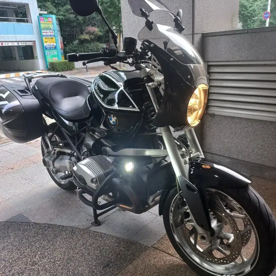 BMW R1200R