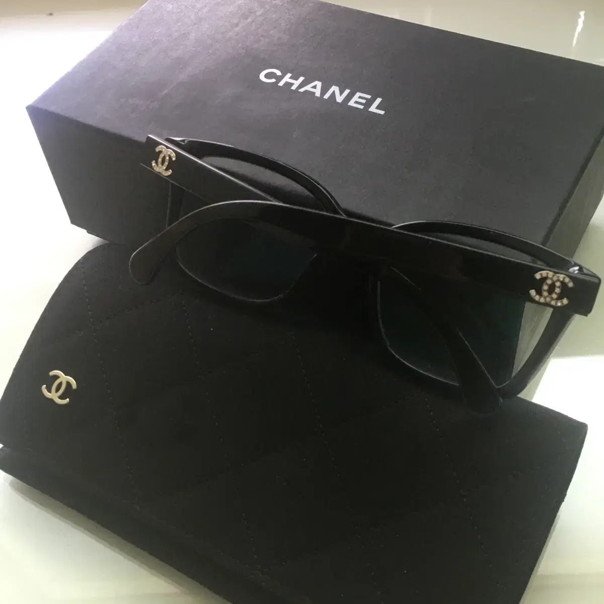 (Sold only until 8.20) Chanel Logo Glasses