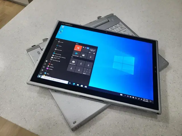 파나소닉 캐블릿 겸용 노트북 CF-XZ6 코어 i5 7300u 8기가 램