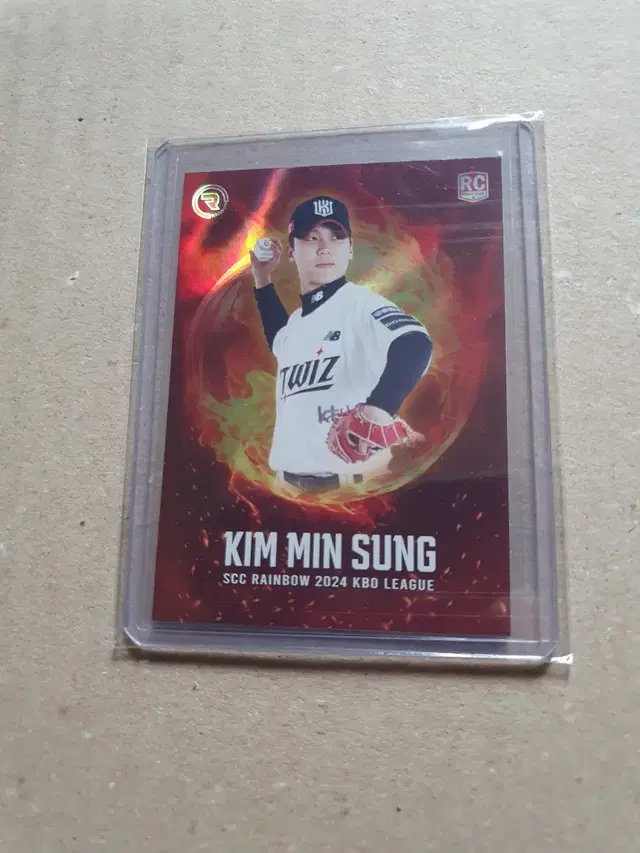 SCC KBO 레인보우 KT 김민성 9한정 레드루키 판매합니다..