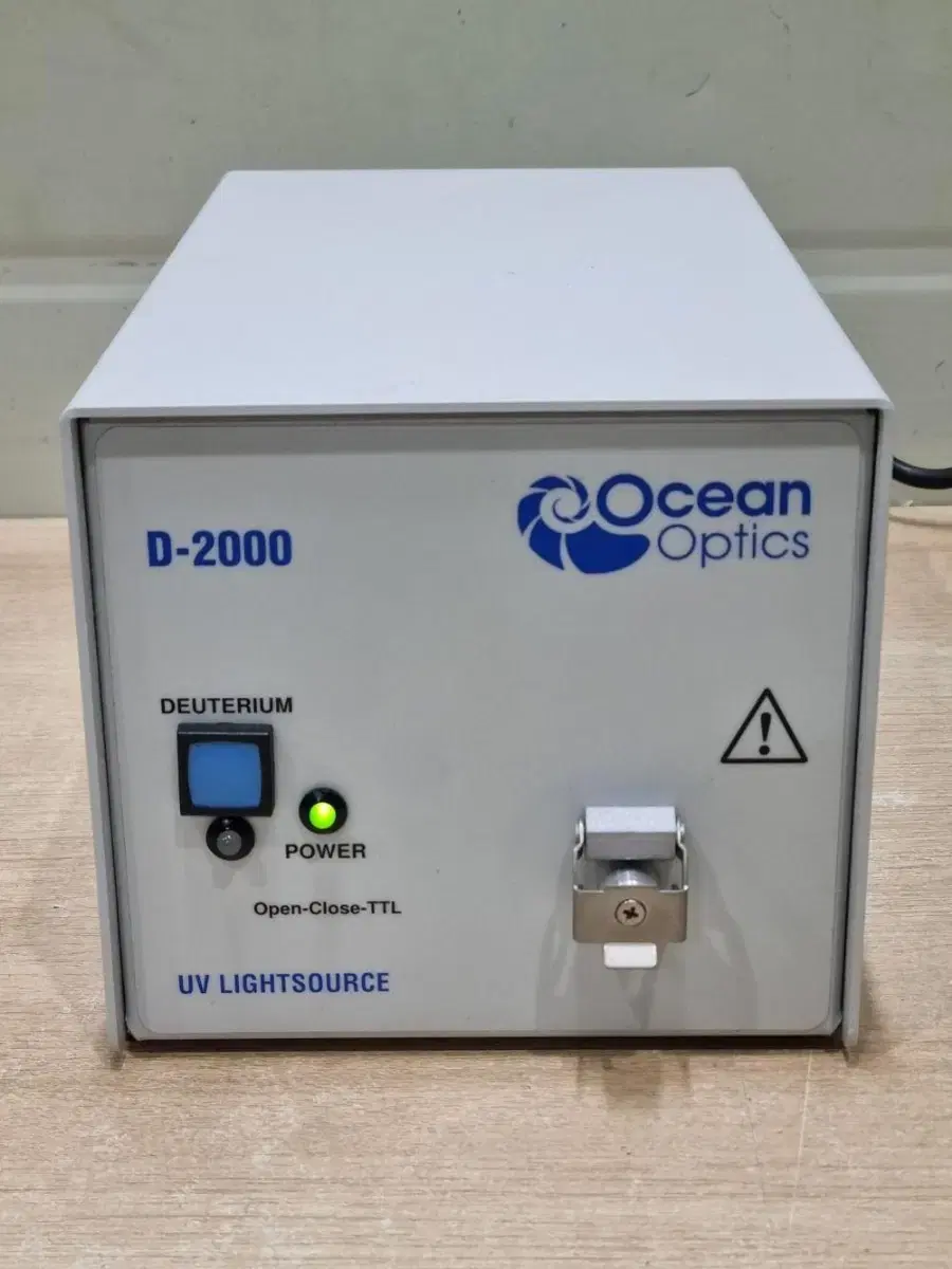 Ocean Optics D-2000 UV Lightsource 광원.