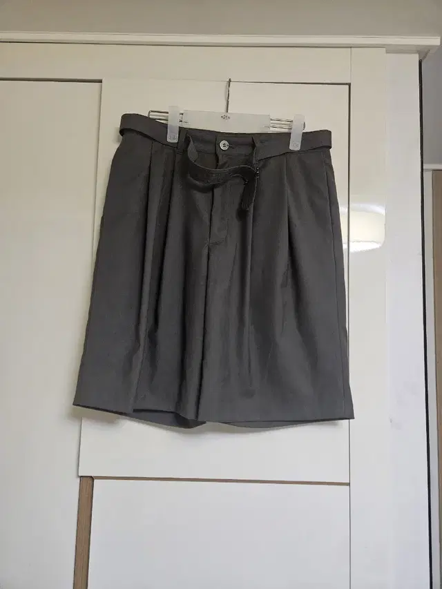 어나더오피스 Hemingway Belted shorts 올리브그레이(2)