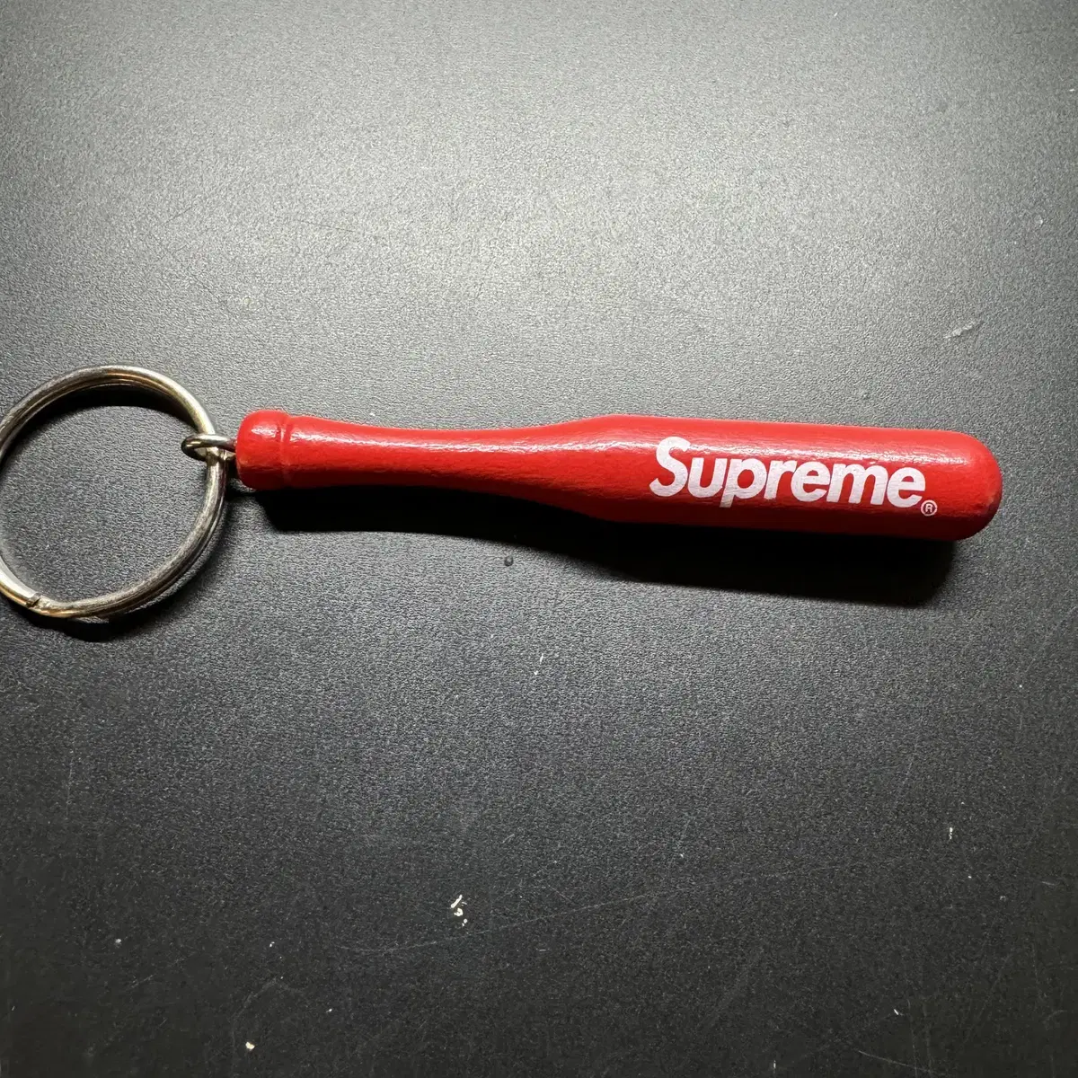 슈프림 키링 /Supreme 2011 SS Slugger Keychain