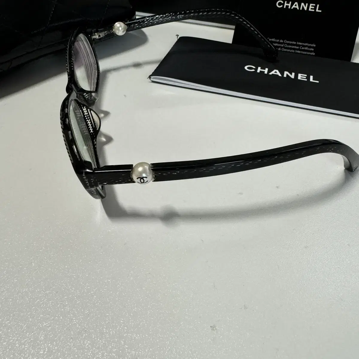 CHANEL Coco Mark Pearl 안경