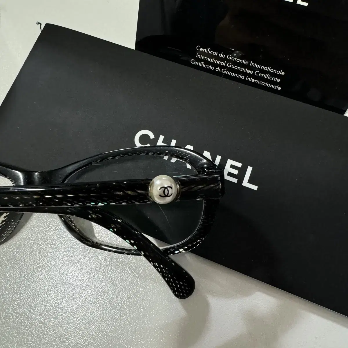 CHANEL Coco Mark Pearl 안경