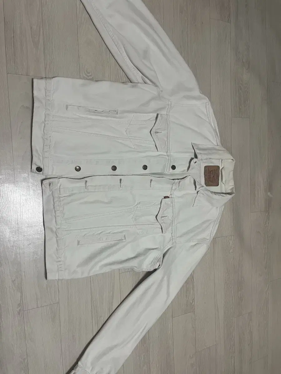 Levi's denim jacket ivory