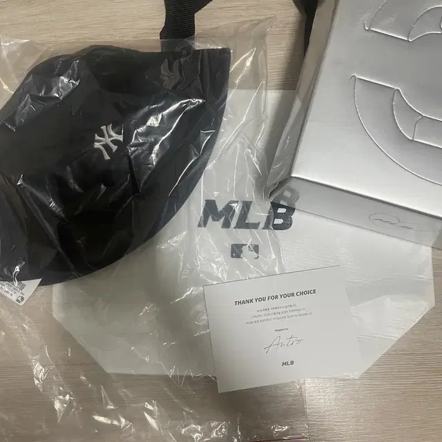 [미사용 새상품] MLB 버킷햇+리유저블백+포장박스