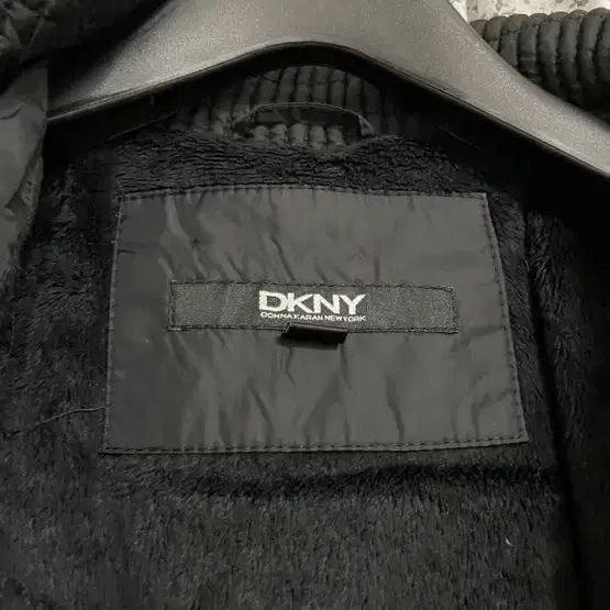 DKNY 패딩