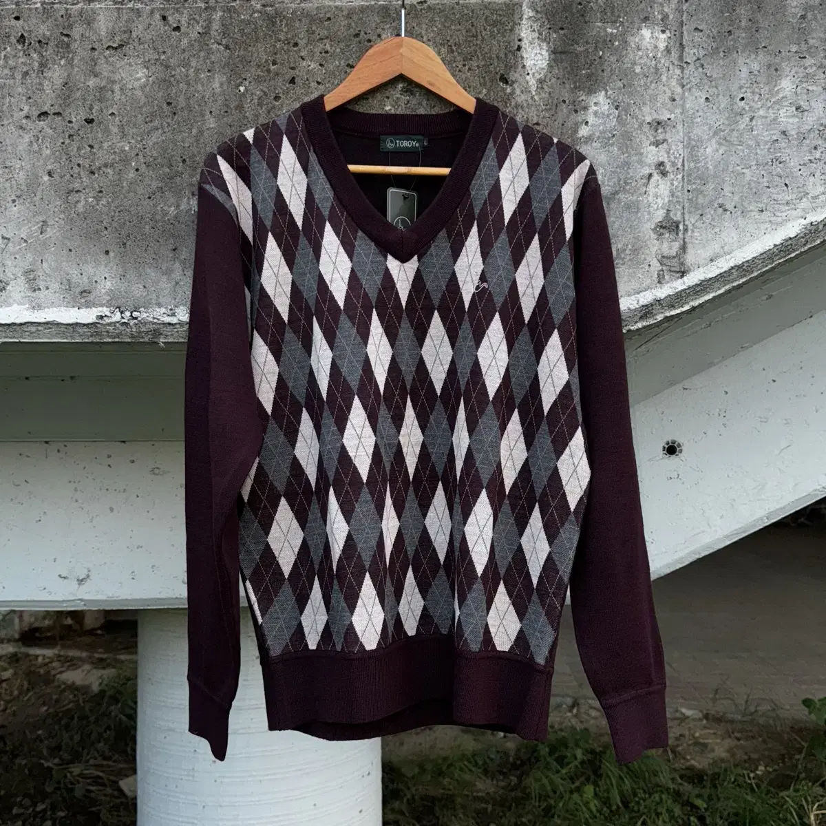 TOROY Argyle Pattern V-Neck Knit L