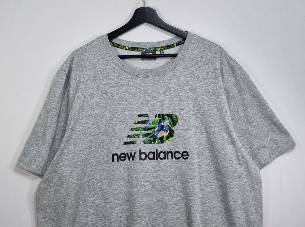 XXXL) New Balance Gray Vahn Short Sleeve Tee