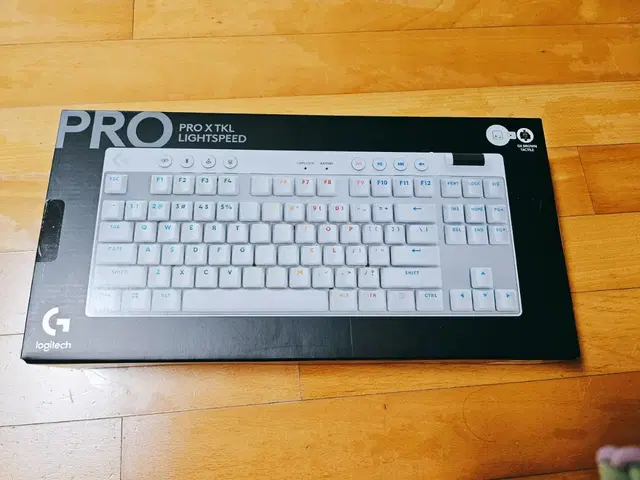 PRO X TKL LIGHTSPEED 미개봉 상품 팝니다.