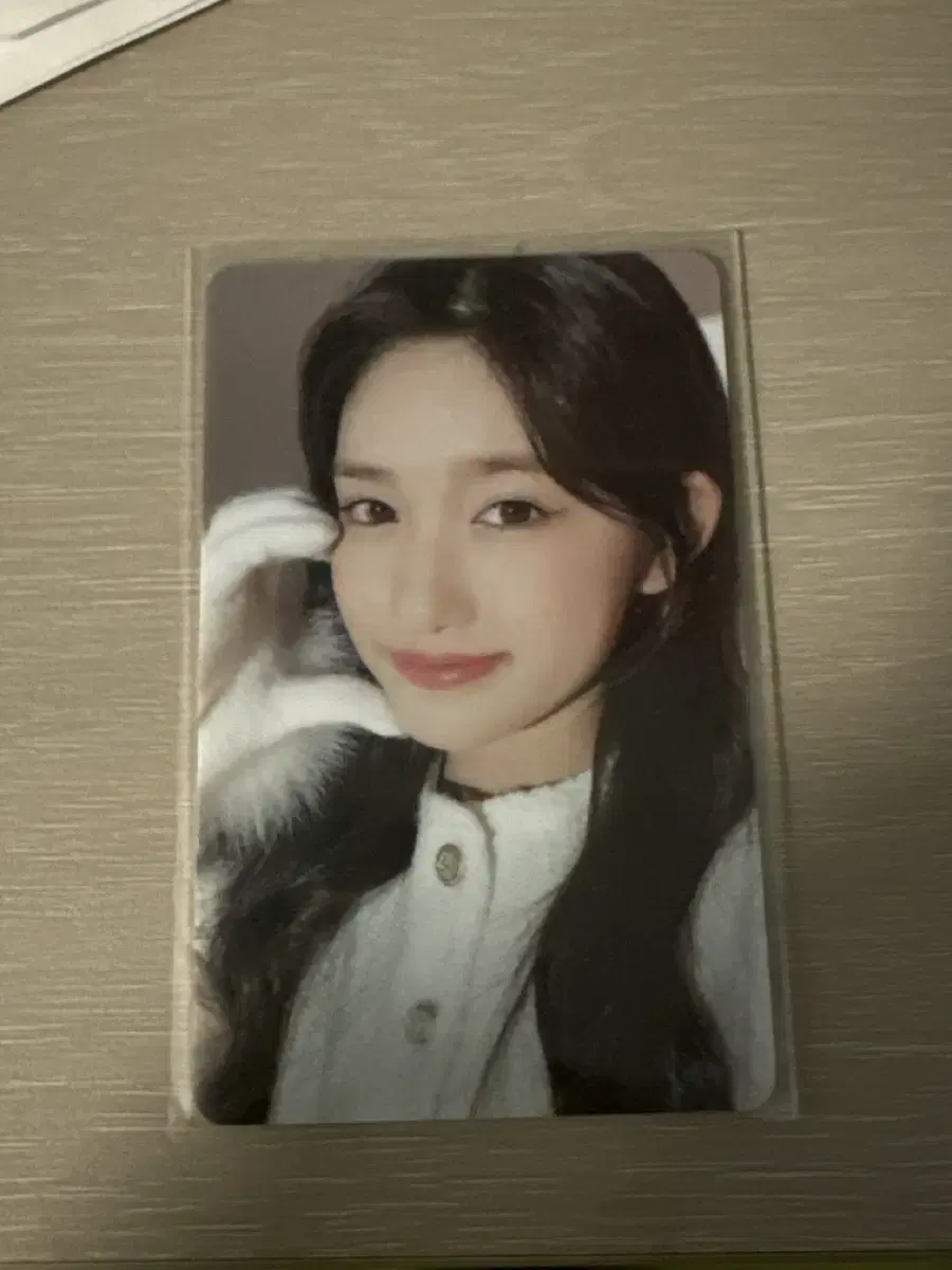 ive eleven withdrama ld luckydraw leeseo unreleased photocard photocard gloves leeseo