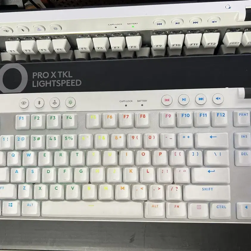 로지텍 게이밍 키보드 PRO X TKL LIGHTSPEED 갈축 정품 팝