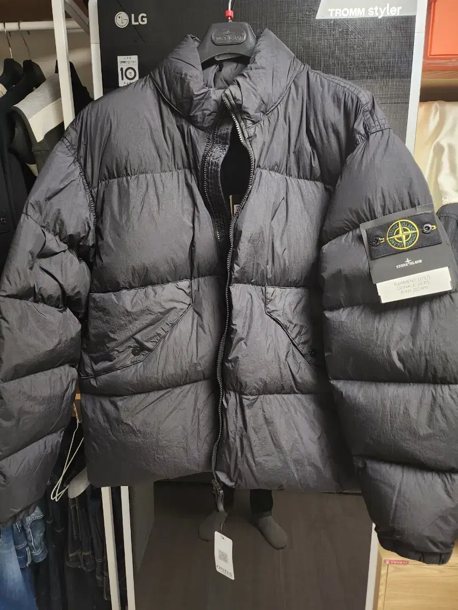 Stone Island 23FW Crinkleclaps Non-Hooded Puffer Black XXL 2XL