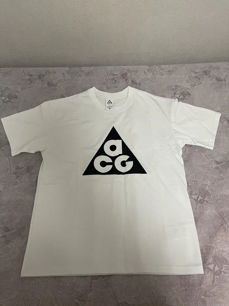 [M] Nike ACG Logo T-shirt White