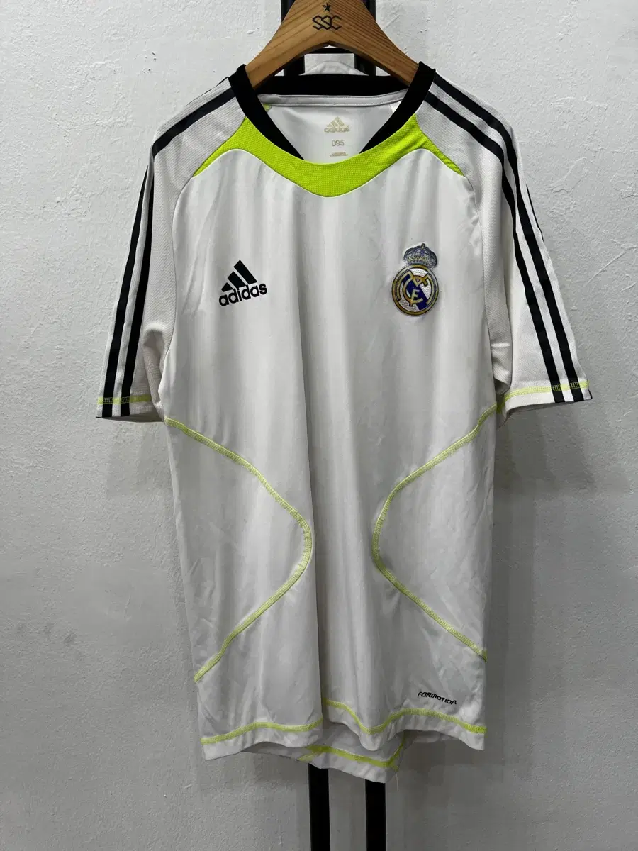 Genuine) Adidas Real Madrid Football Suit Tee 95