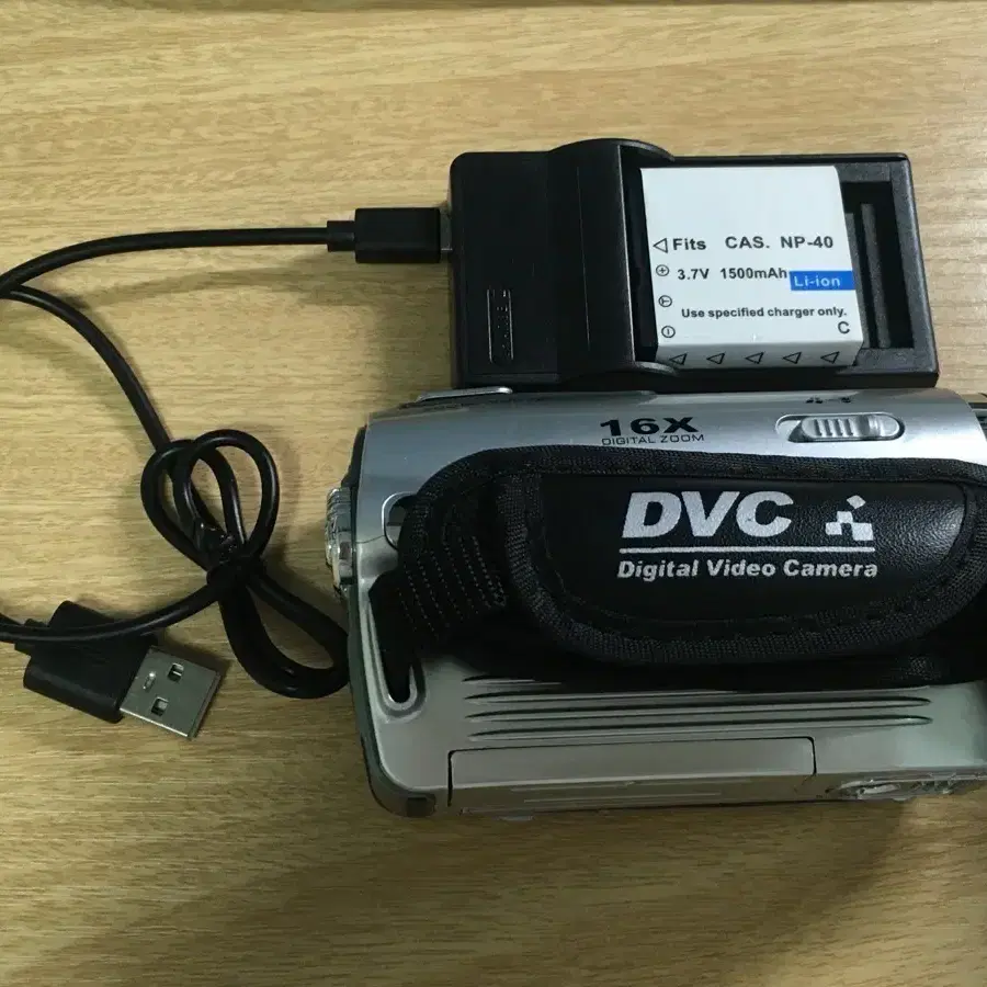 DVC 디지털 캠코더 카메라 판매합니다