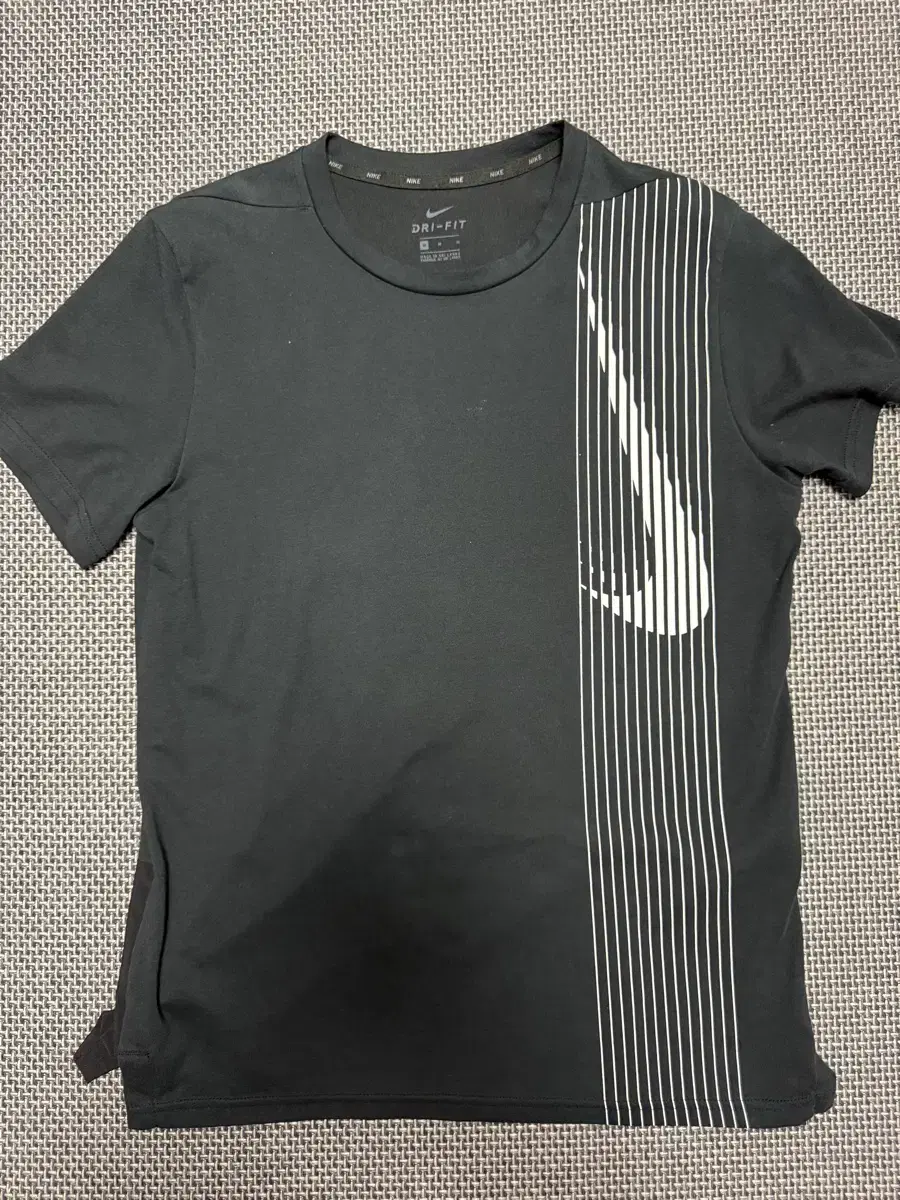 Nike DryFit Vahn Short Sleeve Tee