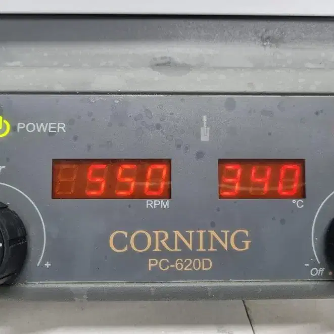 Corning PC-620D 가열 자력 교반기.