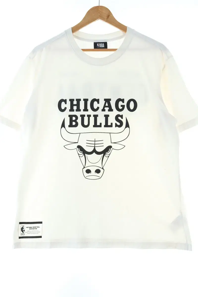 (2XL) NBA Envy Short Sleeve T-Shirt Chicago Bulls White - E7AD