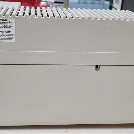 Perkin Elmer Lambda 25 UV/VIS 분광계.